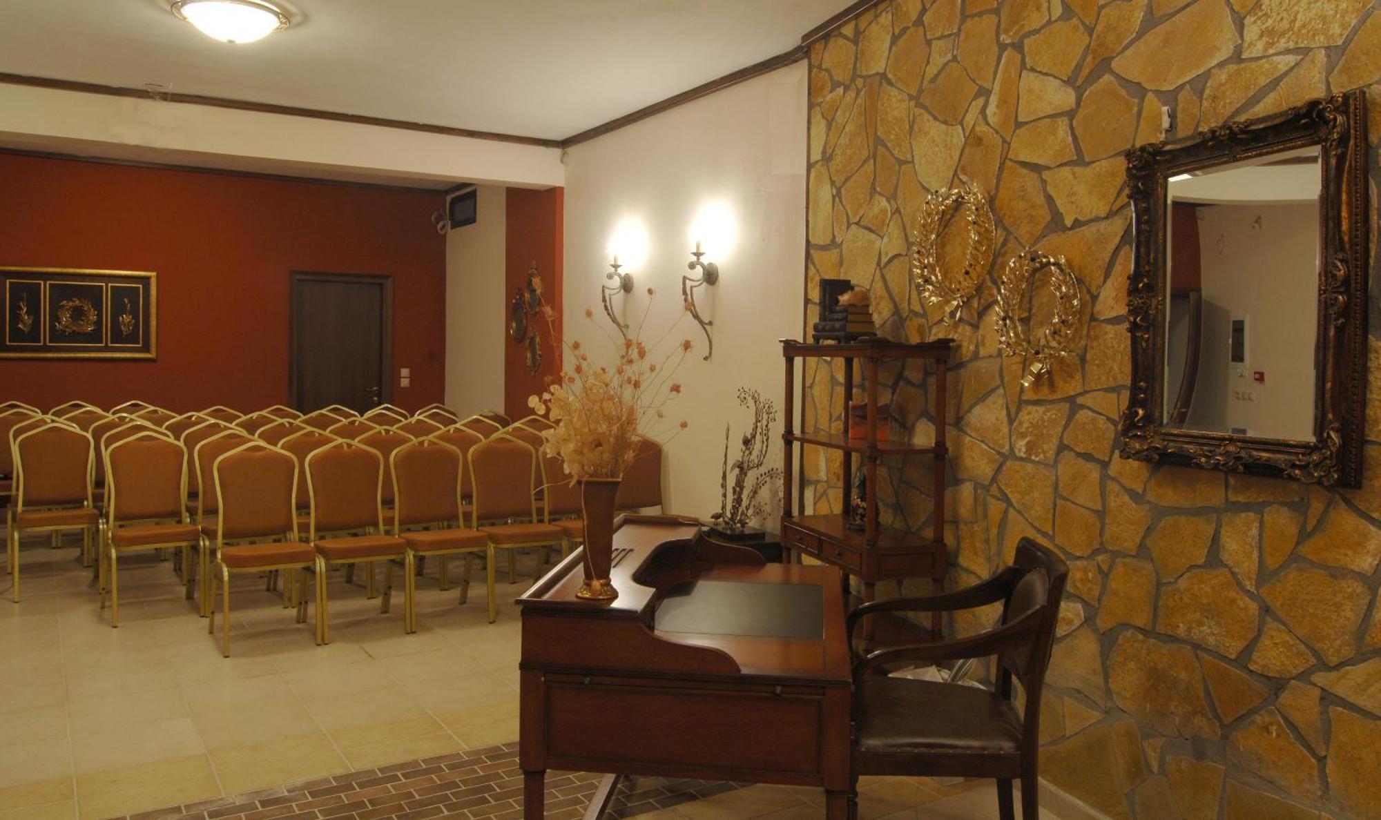 Atrion Highland Hotel エラトホリ エクステリア 写真