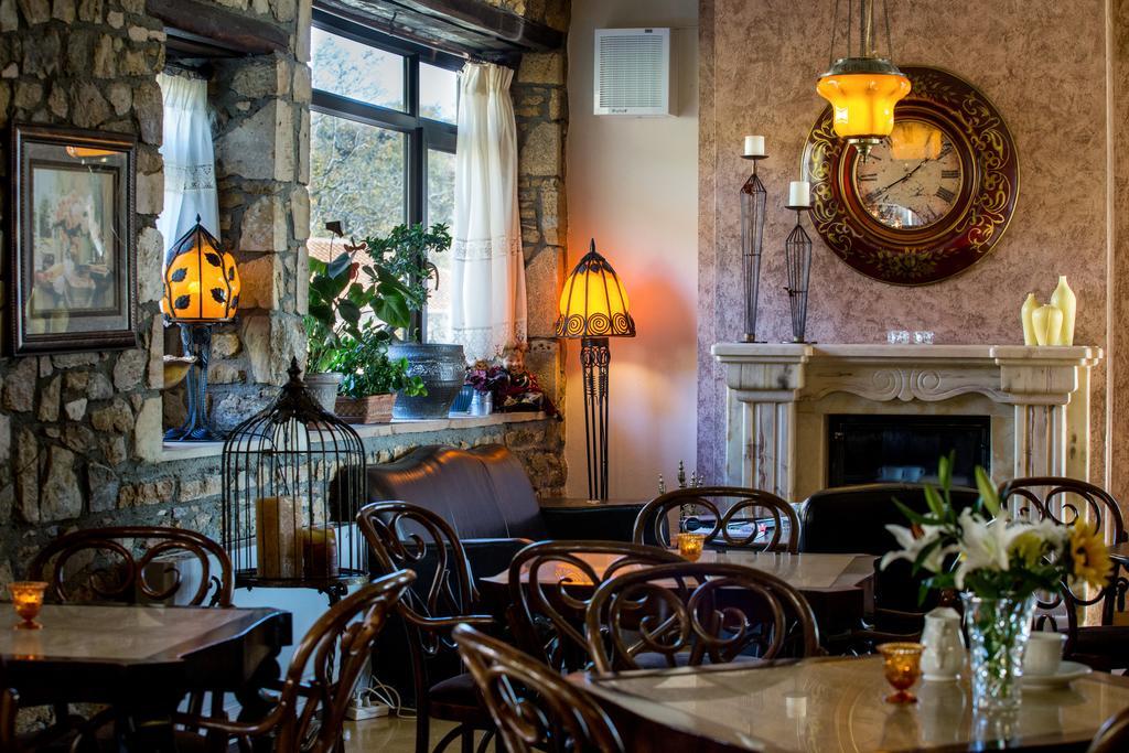 Atrion Highland Hotel エラトホリ エクステリア 写真