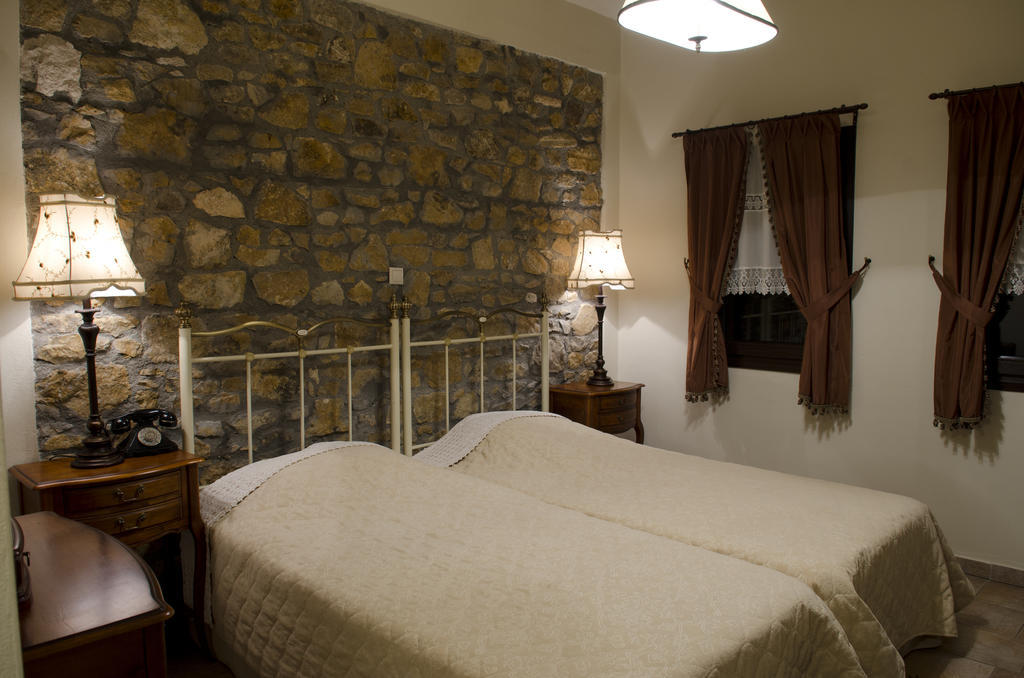 Atrion Highland Hotel エラトホリ エクステリア 写真