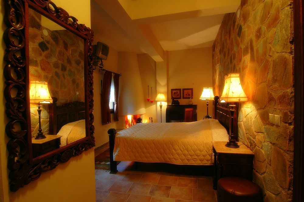 Atrion Highland Hotel エラトホリ エクステリア 写真
