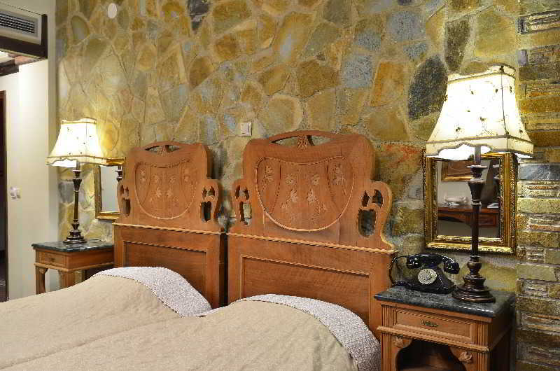 Atrion Highland Hotel エラトホリ エクステリア 写真